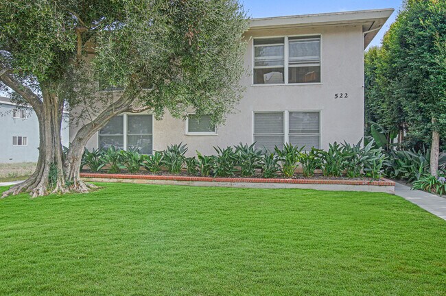 FRONT OF PROPERTY - 522 San Vicente Blvd