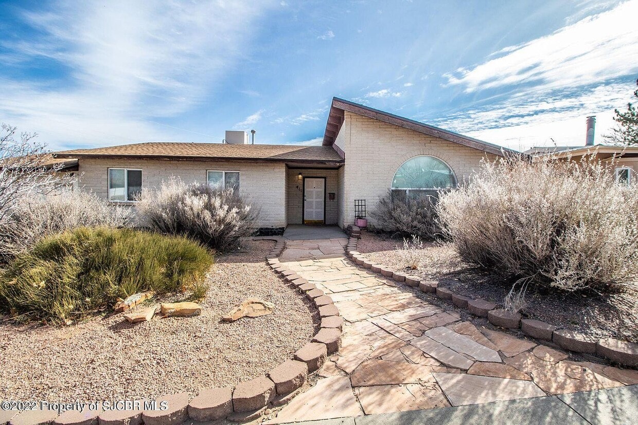 Primary Photo - 411 San Medina Ave