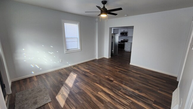 Building Photo - Freshly remodeled 2 bed / 1 bath home with...