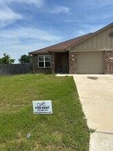 Building Photo - 3330 A Stonewall Dr