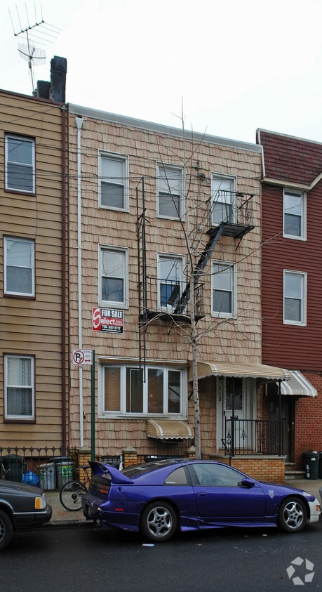 Building Photo - 212 Devoe St