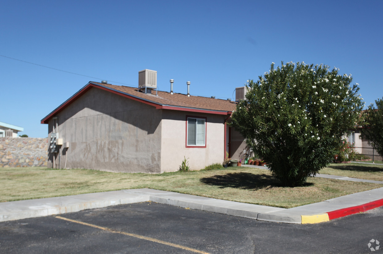 Foto del edificio - Loma Del Norte Apartments