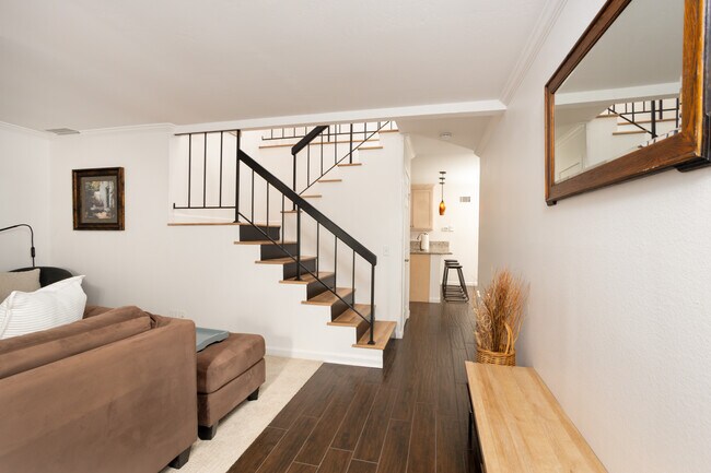 Foto del edificio - 5244 Edge Park Way