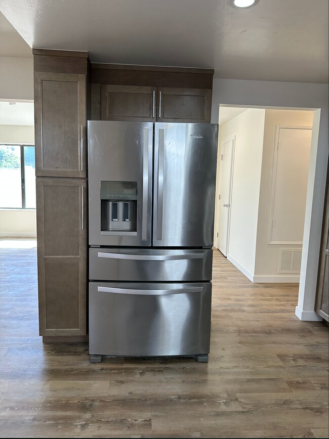 Building Photo - 1210 Palomar Ter