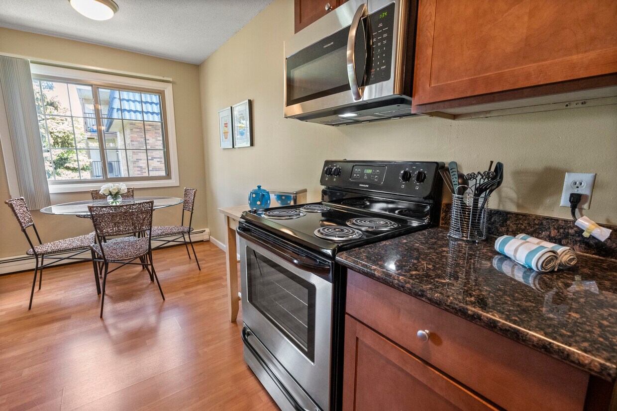 Melrose Gates Apartments Brooklyn Center, MN