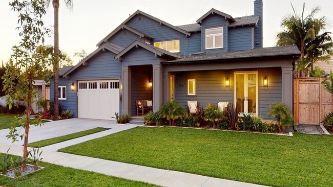 Foto del edificio - Beautifully Designed Country Club Home Offered July and August 2026