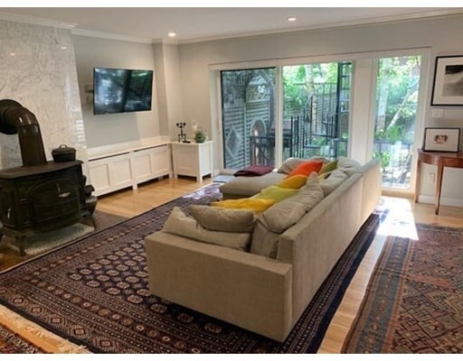 Building Photo - 13 Louisburg Sq