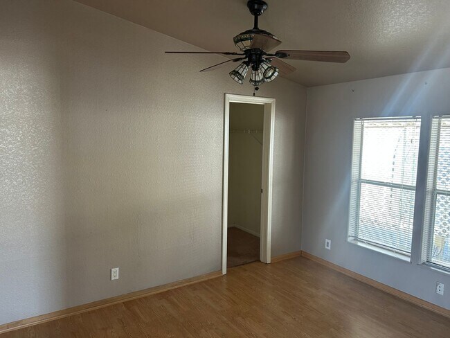 Building Photo - MOVE-IN READY IN FOOTHILLS NORTH #2