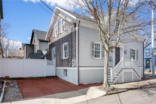 Building Photo - 26 3rd St