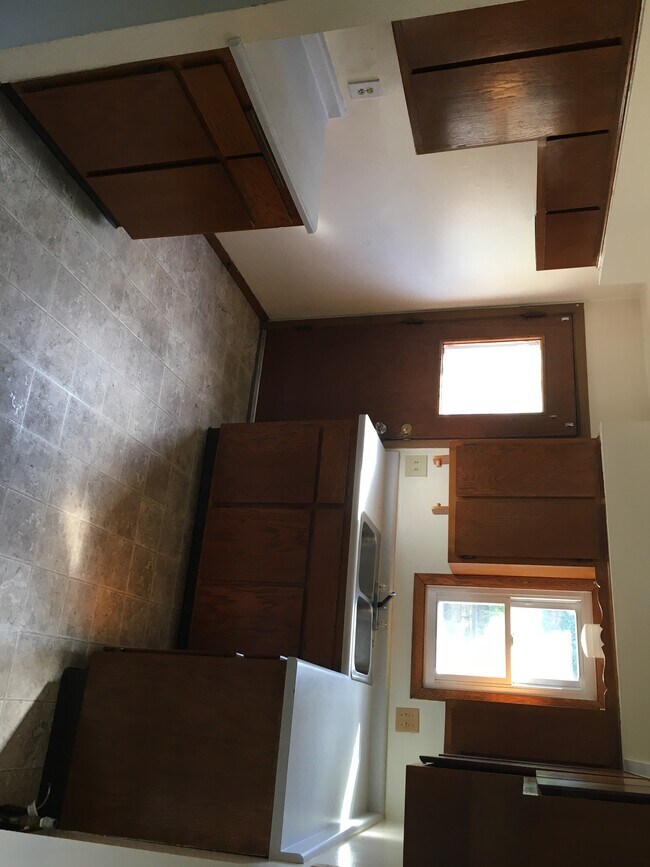 Cocina grande - 1420 Willow Ln