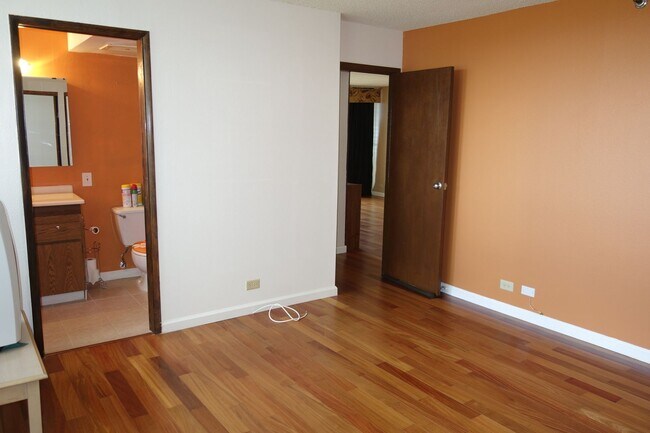 Foto del edificio - 2 BD / 2 BA Apartment in Aiea!