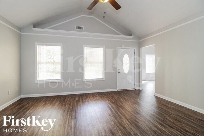 Foto del edificio - 36 Madison Ct