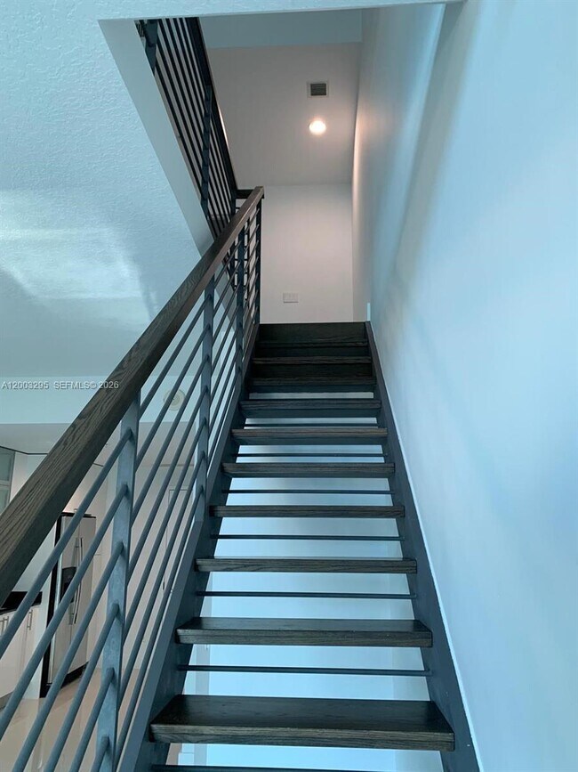 Foto del edificio - 60 SW 13th St