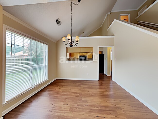 Foto del edificio - 9997 Woodland Grove Dr