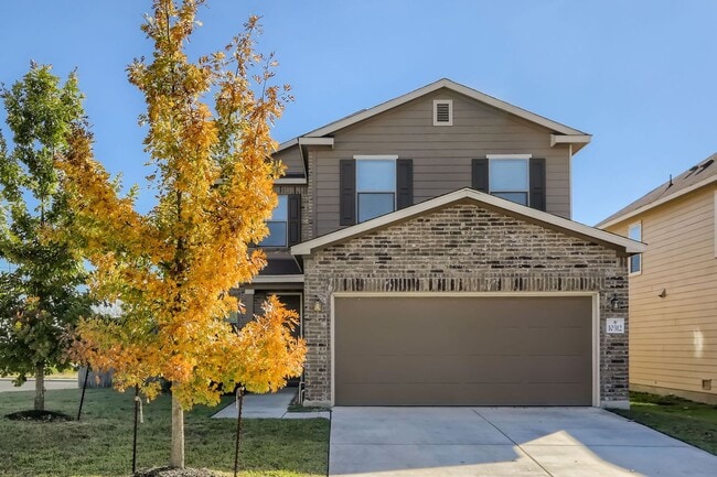 Building Photo - HALF OFF First Month Rent: 3 Bed/2.5 Bathr...