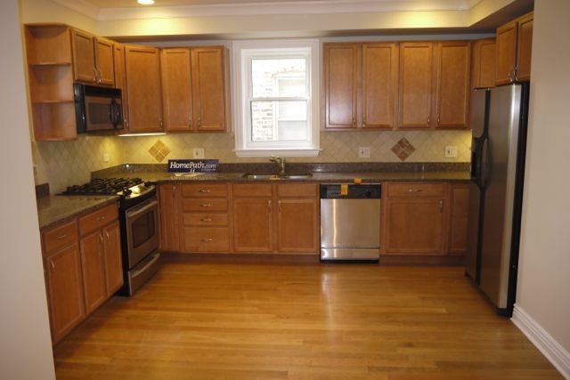 Primary Photo - 6422 N Albany Ave