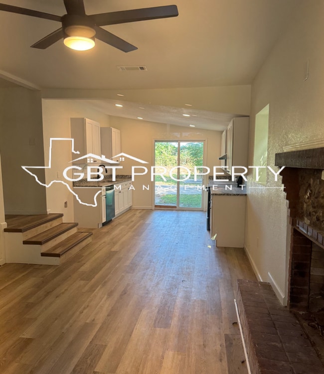 Foto del edificio - Beautifully Renovated 3 Bed, 2 Bath Home f...