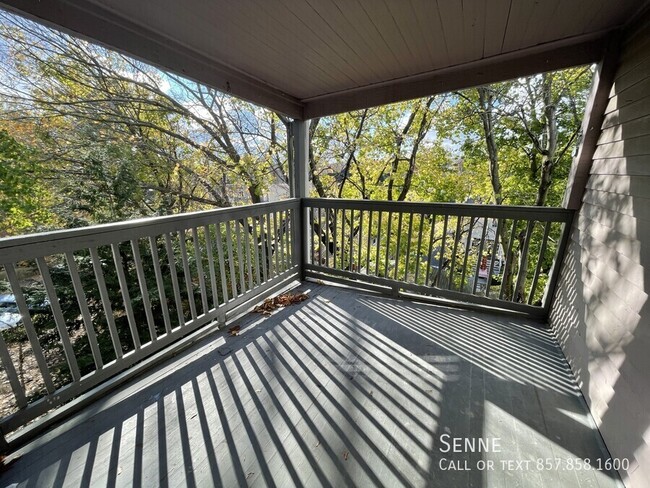 Building Photo - Luxury 2-Bedroom in Porter Square – Modern...