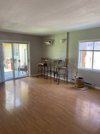 Segunda sala de estar o apartamento para la suegra - 5213 Griffith Dr