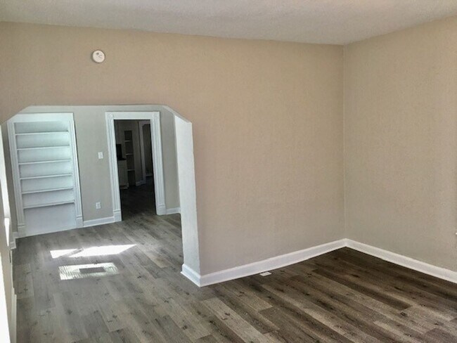 Foto del edificio - 3-bedroom house - Seaman District!