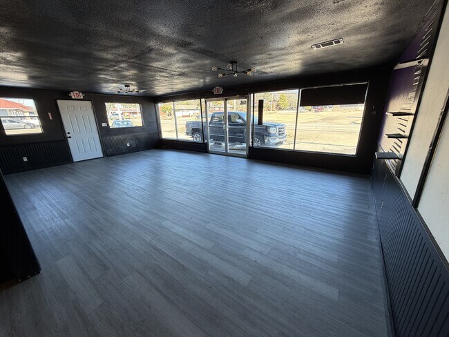 Foto del edificio - 2105 N Broadway St