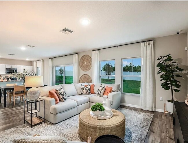 Building Photo - 2212 Canyon Oak Dr