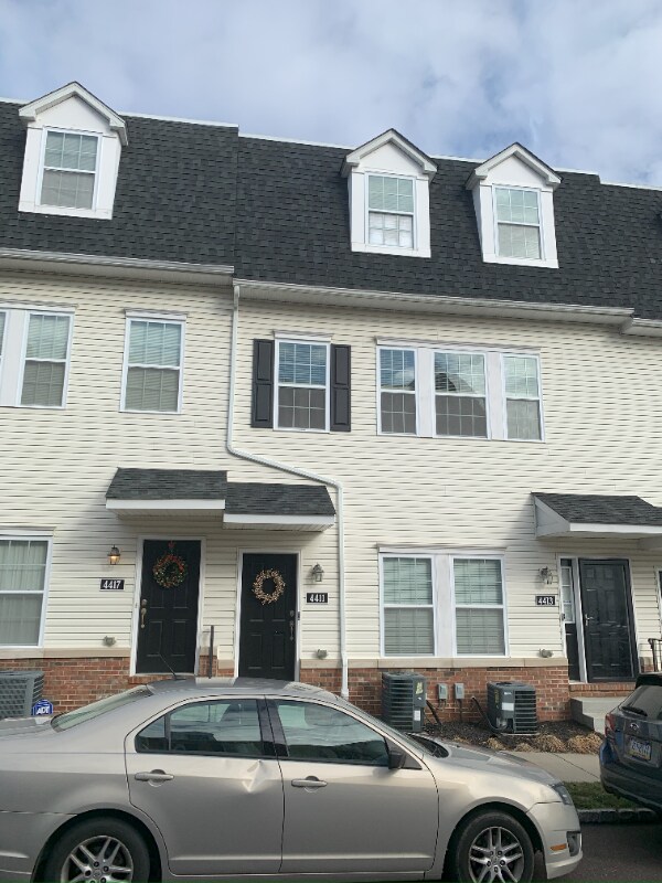 Foto principal - 4411 Driftwood Dr