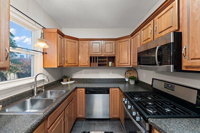 Building Photo - 3950 Howley St