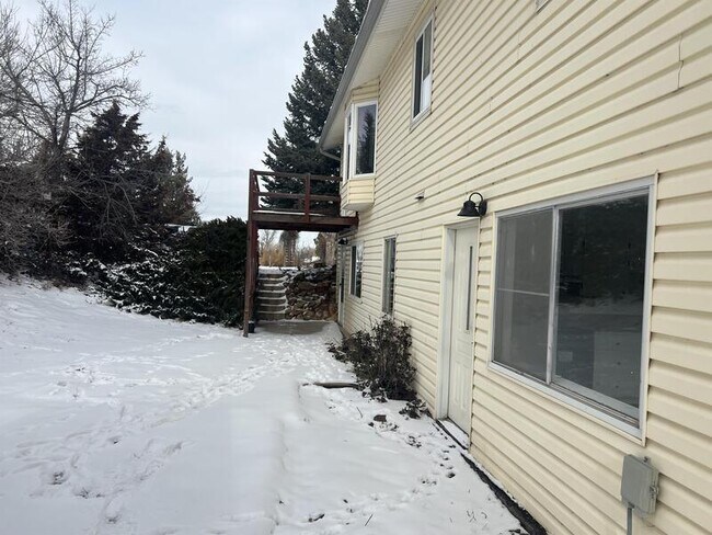 Building Photo - 3705 Ideal Dr