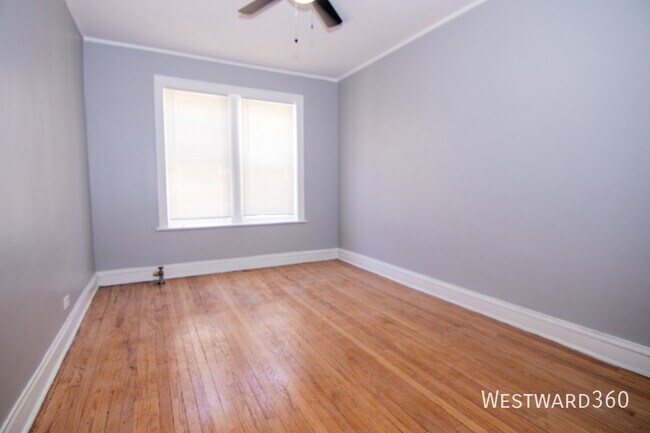 Foto del edificio - 7608 S Saginaw Ave