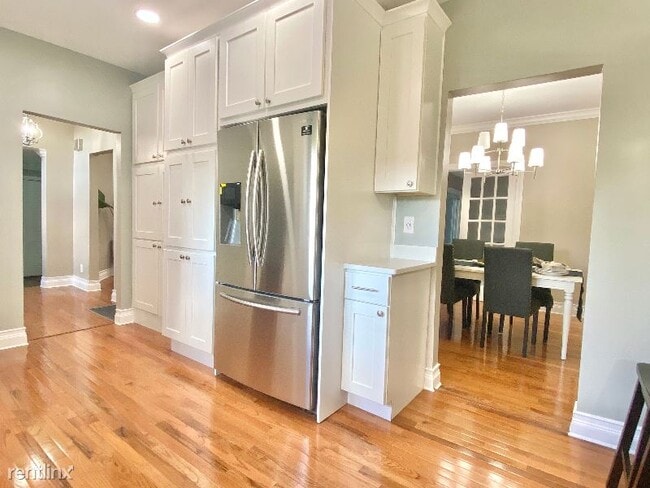 Building Photo - 4 br, 2 bath House - 63 E Albion St