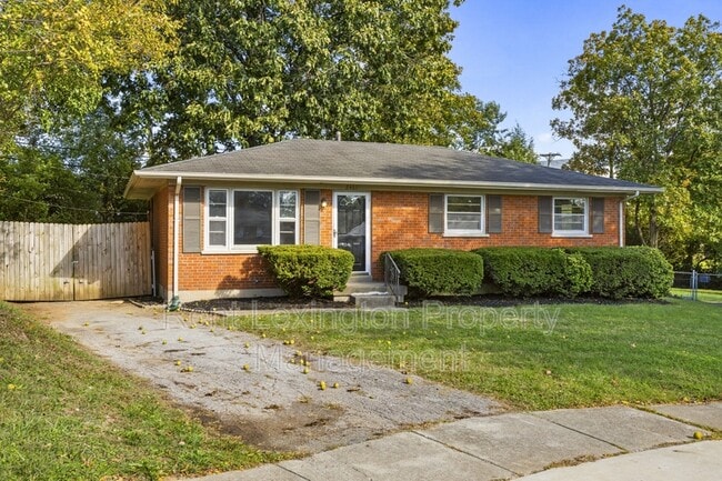 Building Photo - 2461 Mirahill Dr