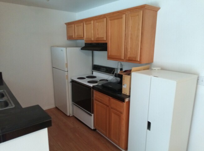 Cooking area - 28947 Thousand Oaks Blvd