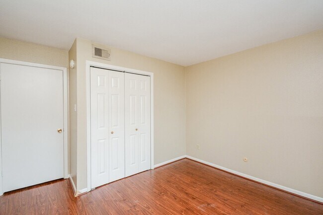 Building Photo - 8519 Hearth Dr