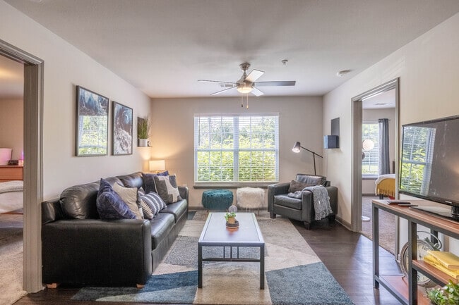 3BR, 3BA - 1,188SF - Living Room - The Social Blue Apartments