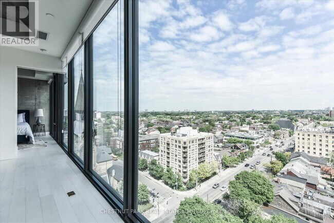 Photo du bâtiment - 111 Bathurst St