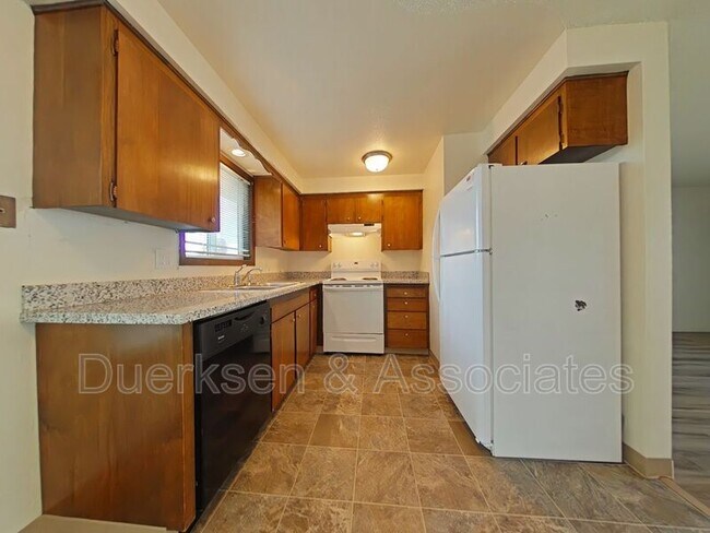 Building Photo - 430 Ermine St SE