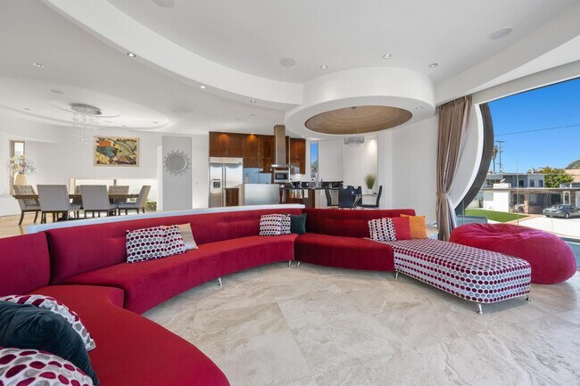 Building Photo - Contemporary Luxury in Point Loma
