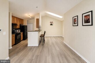 Building Photo - 18501 Fairlight Dr