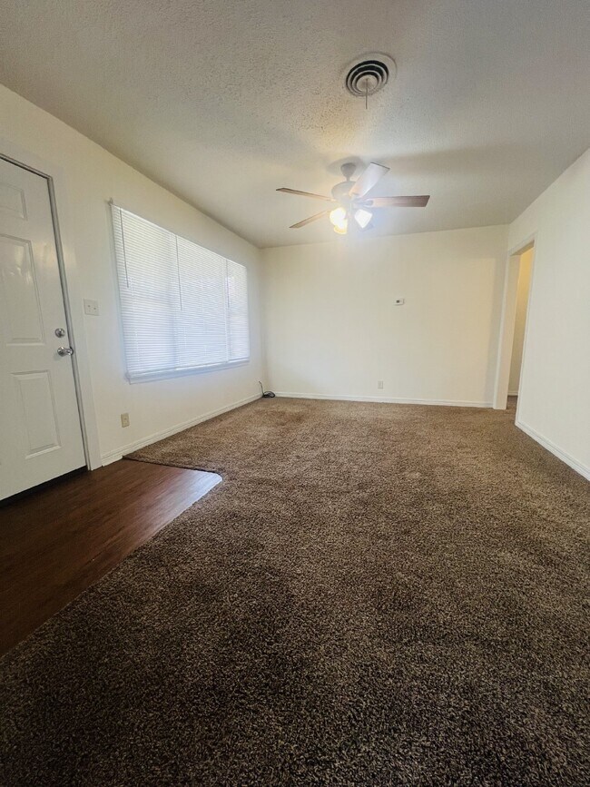 Building Photo - Adorable 2 bed in Enid!