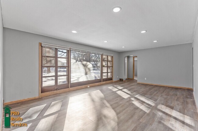 Foto del edificio - 3 Bedroom Home in Fridley