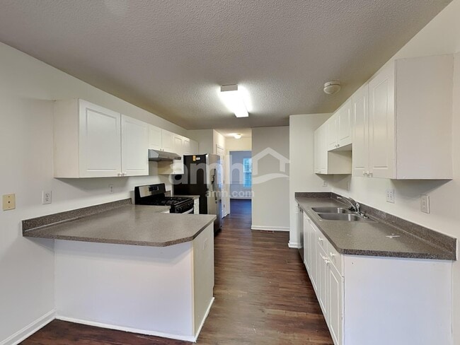 Building Photo - 5705 Wandering Vine Trl SE