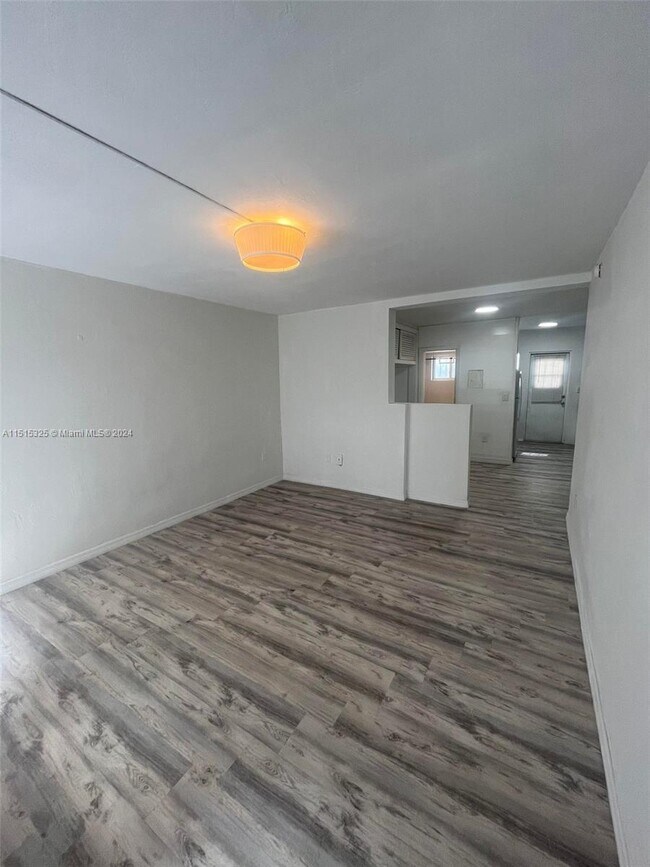 Building Photo - 944 Meridian Ave