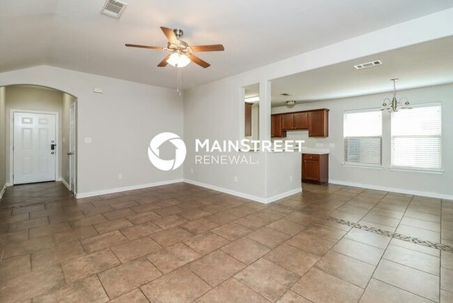 Building Photo - 3 Bedroom Pet-Friendly Home in Fort Worth, TX with Main Street Renewal