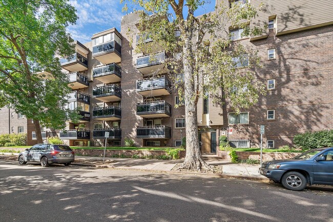 Foto del edificio - 1233 N Ogden St