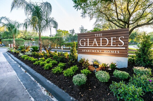 Building Photo - Glades