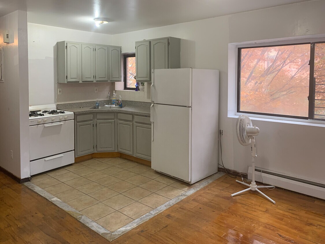 Foto principal - 1071 Jefferson Ave
