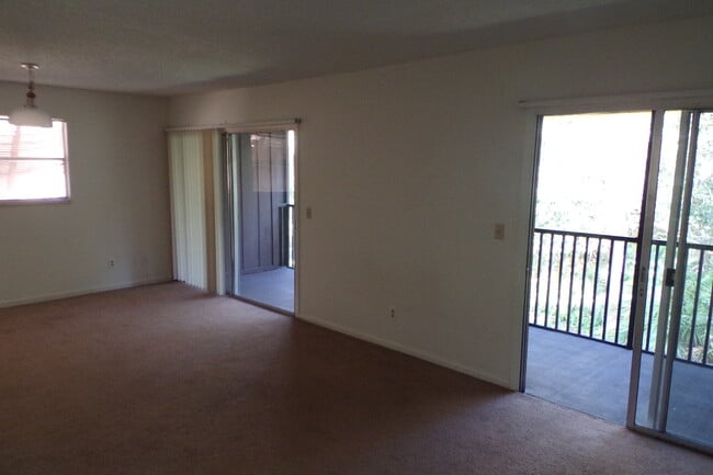 Building Photo - 170 Palmetto Woods Ct