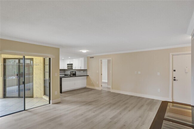 Building Photo - 8860 SW 123rd Ct