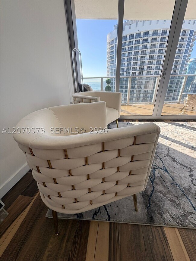 Foto del edificio - 488 NE 18th St